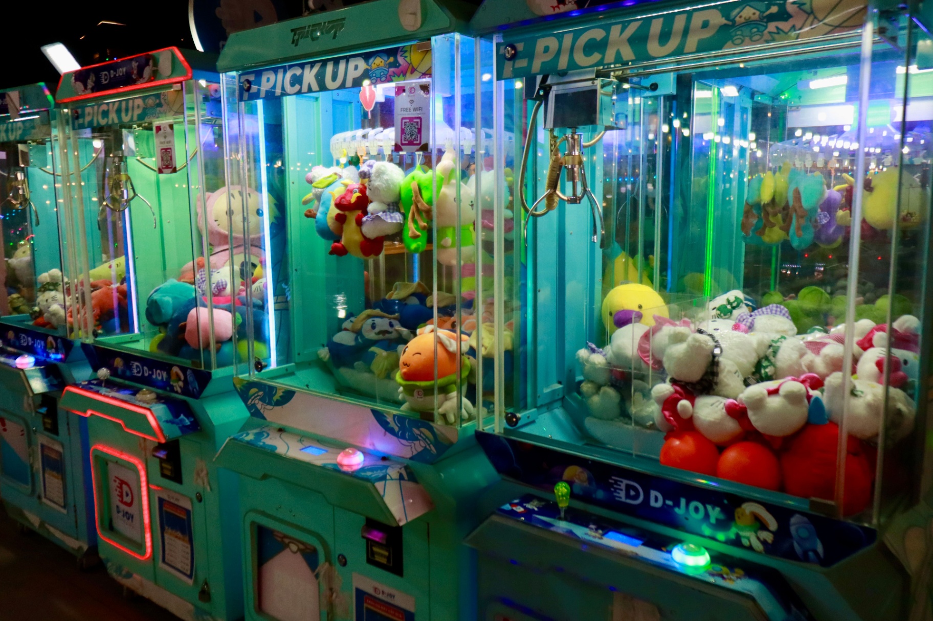 Prize grab claw machine
